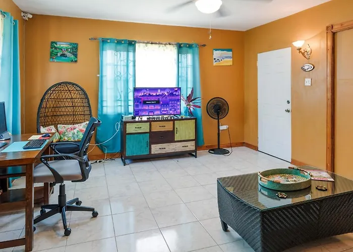 Villa Yanceylargoestate 2br With Mountain Views Montego Bay