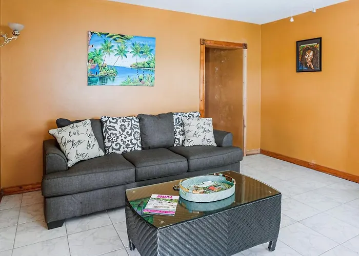 Villa Yanceylargoestate 2br With Mountain Views Montego Bay